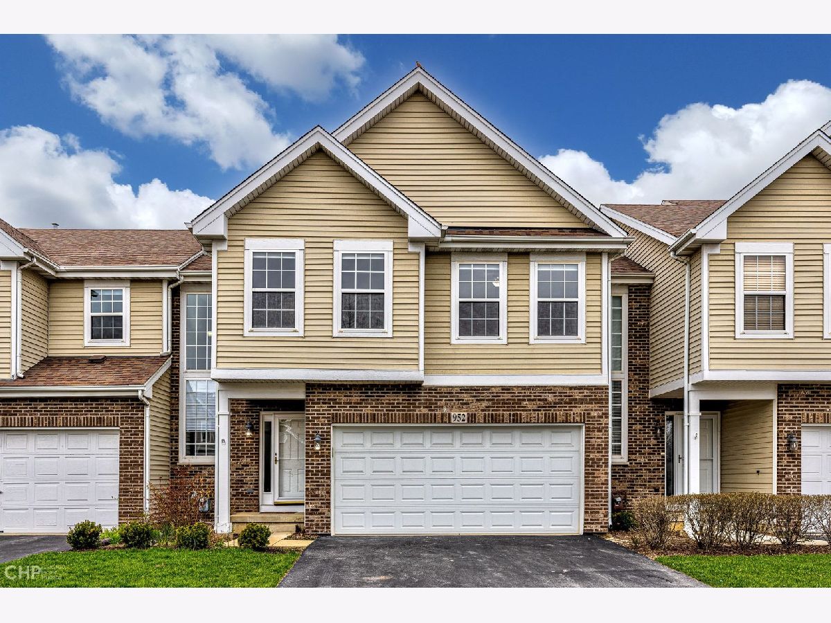 Townhomes Sold Courts Of Willow Glen Itasca Illinois, 952 Willow