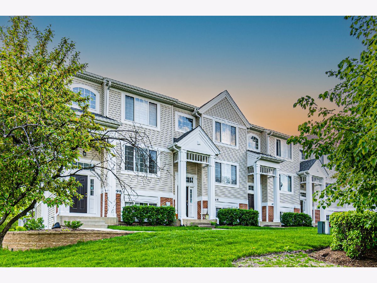 Townhomes Rented Arbor Club Elk Grove Village Illinois, 1096 Savoy