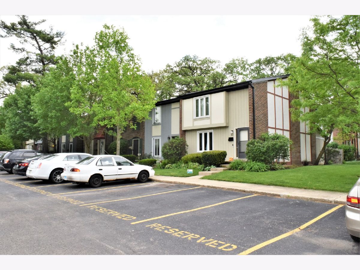 Townhomes Sold Garden Quarter Elgin Illinois, 23 Pioneer Park