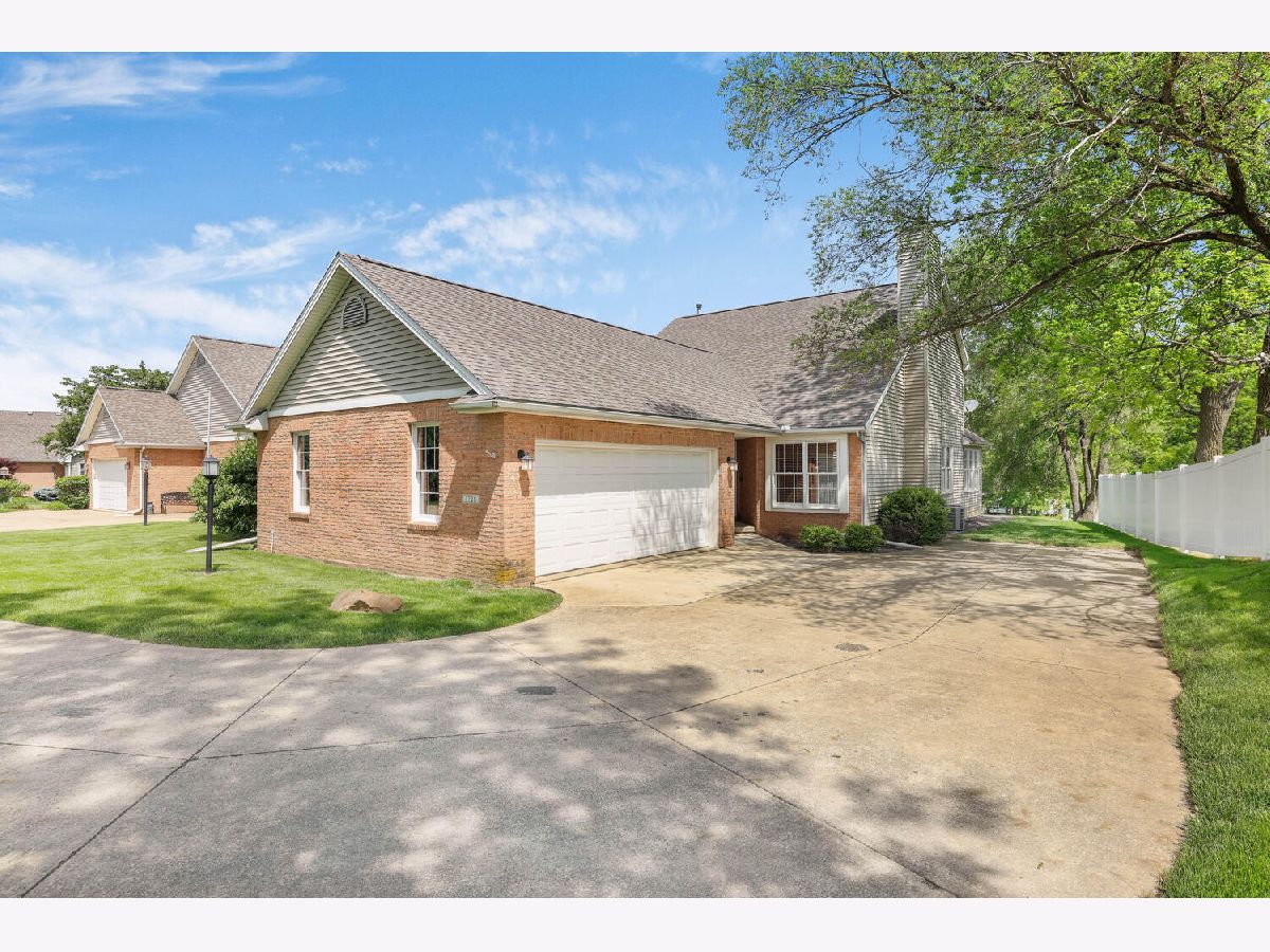 Condominiums Sold Willow Brook Townhomes Mahomet Illinois, 1728 Tin Cup
