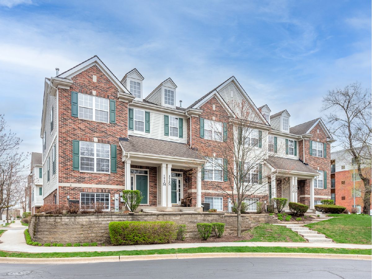 Townhomes Rented Forest Glen Des Plaines Illinois, 172 East River