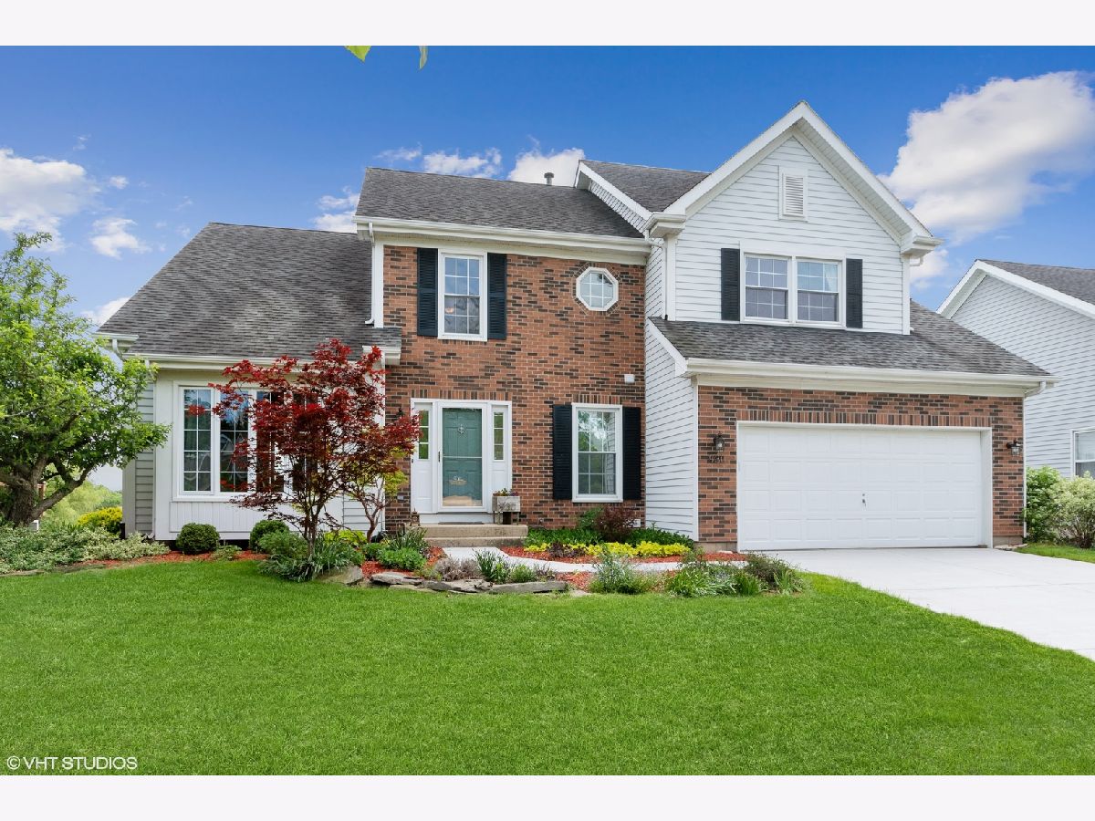 Homes & Condos & Townhomes Sold Cobblers Crossing Estates Elgin Illinois, 930 Stockbridge