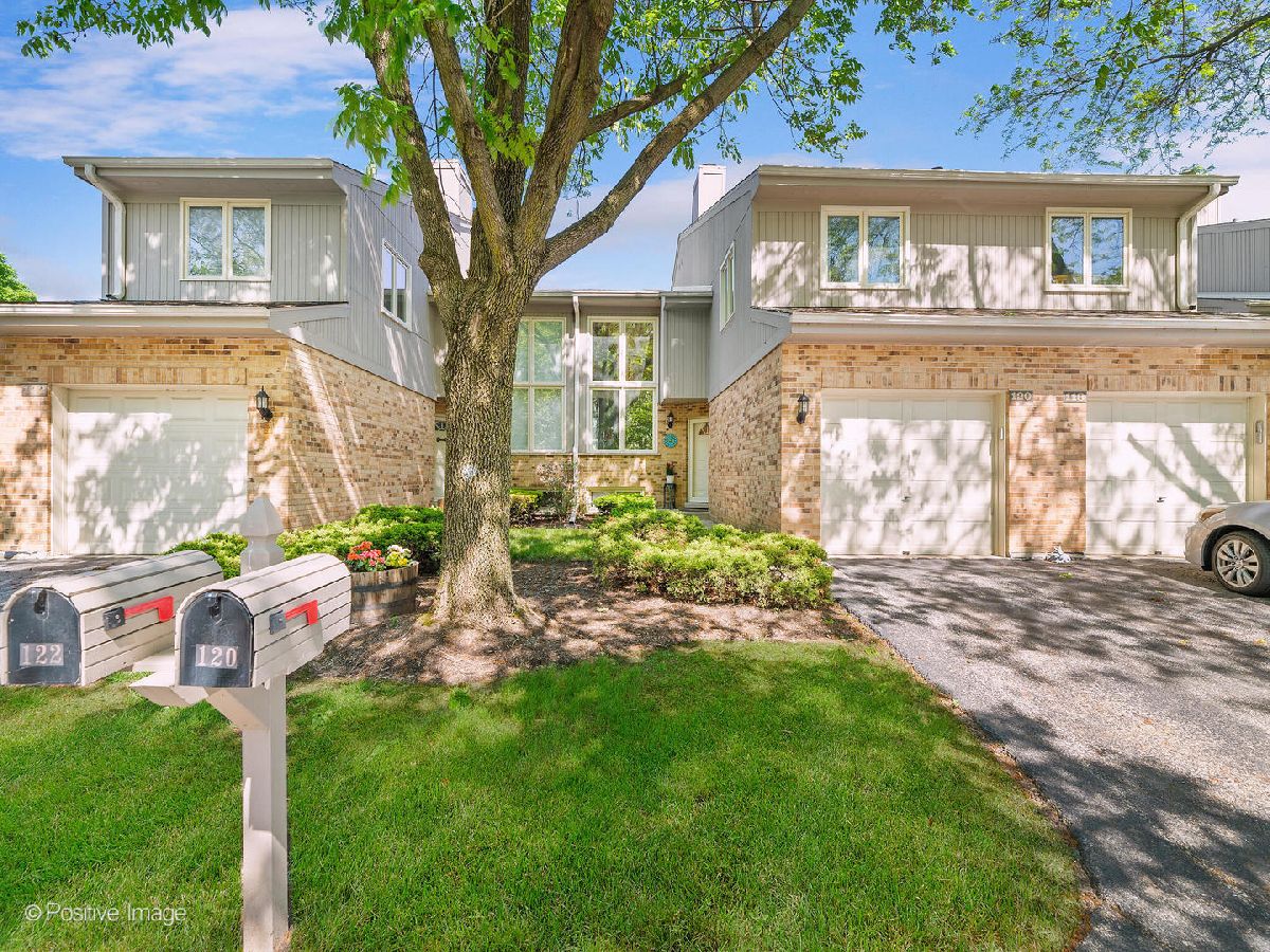 Condominiums Sold Butterfield Club Glen Ellyn Illinois, 22W120 Butterfield