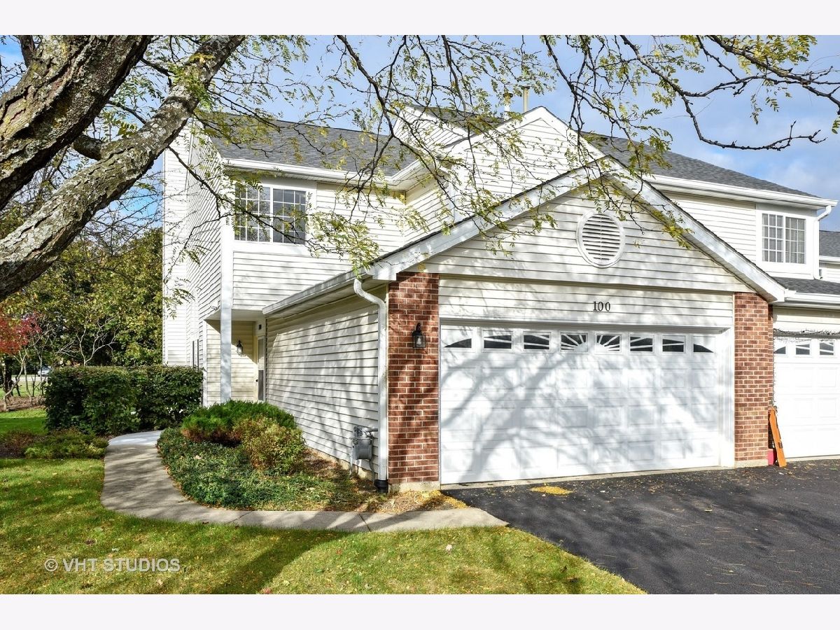 Townhomes & Condos Rented Sussex Square Streamwood Illinois, 100 Brittany