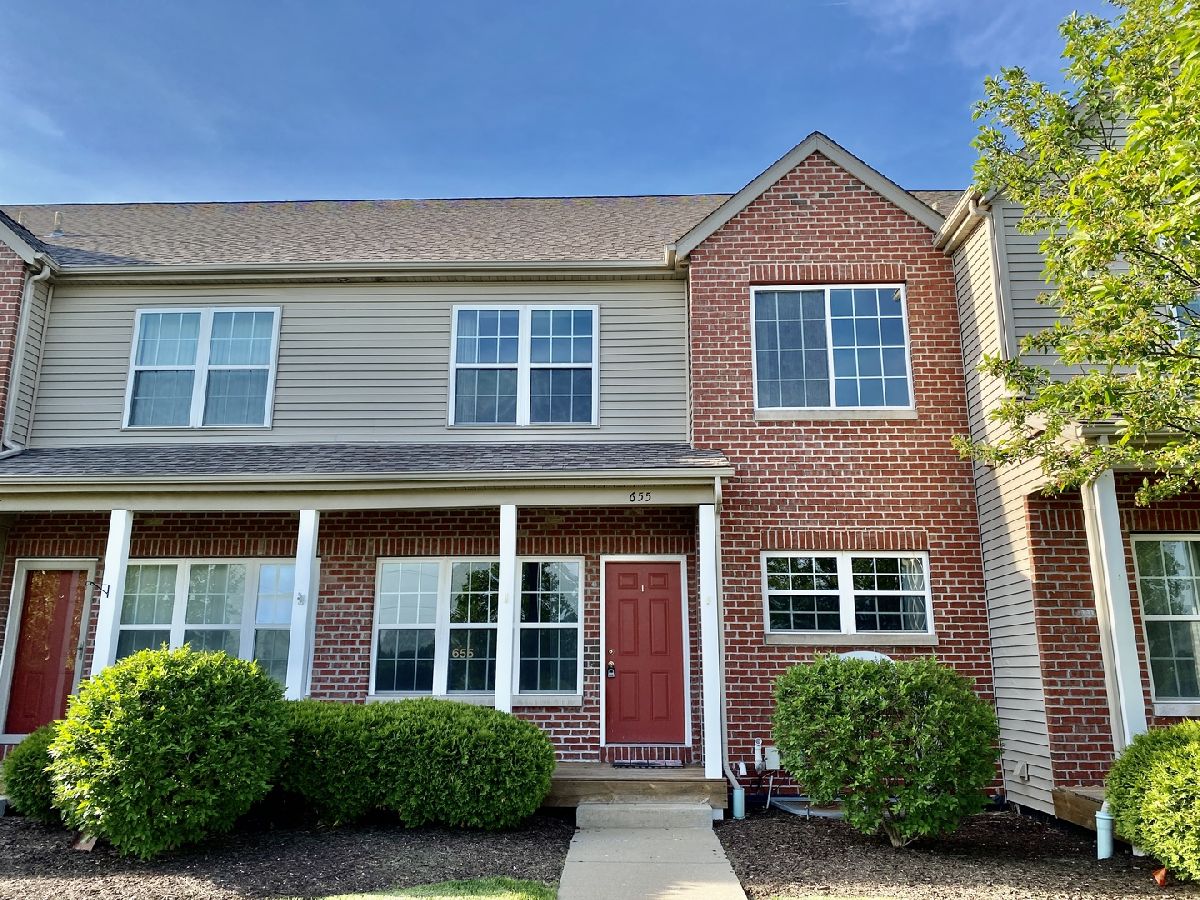 Townhomes & Condos Rented Stonegate Of Heron Creek Sycamore Illinois, 655 Stonegate