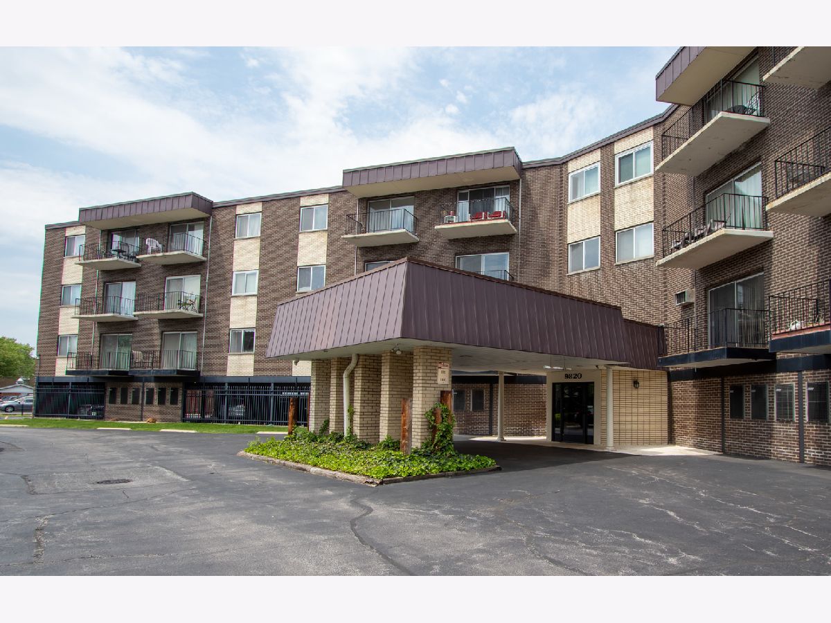 Condominiums & Homes Sold Bayport Oak Lawn Illinois, 9820 Pulaski