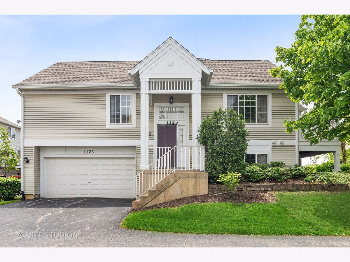 Townhomes & Condos Sold Polo Club Pointe Glendale Heights Illinois, 1123 Andover
