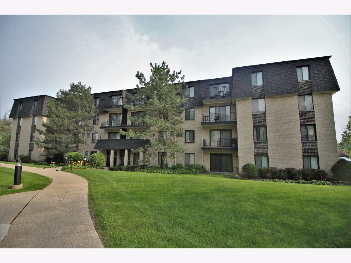 Condominiums & Homes Sold Edgewood Valley Countryside Illinois, 10723 5th Ave Cut Off