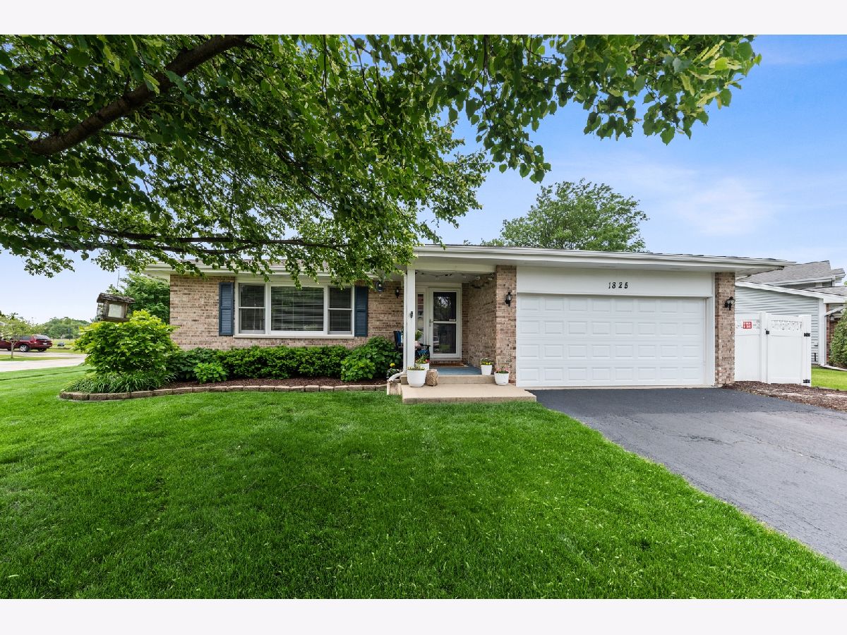 Homes Sold Oakwood Landing Hanover Park Illinois, 1825 Sequoia