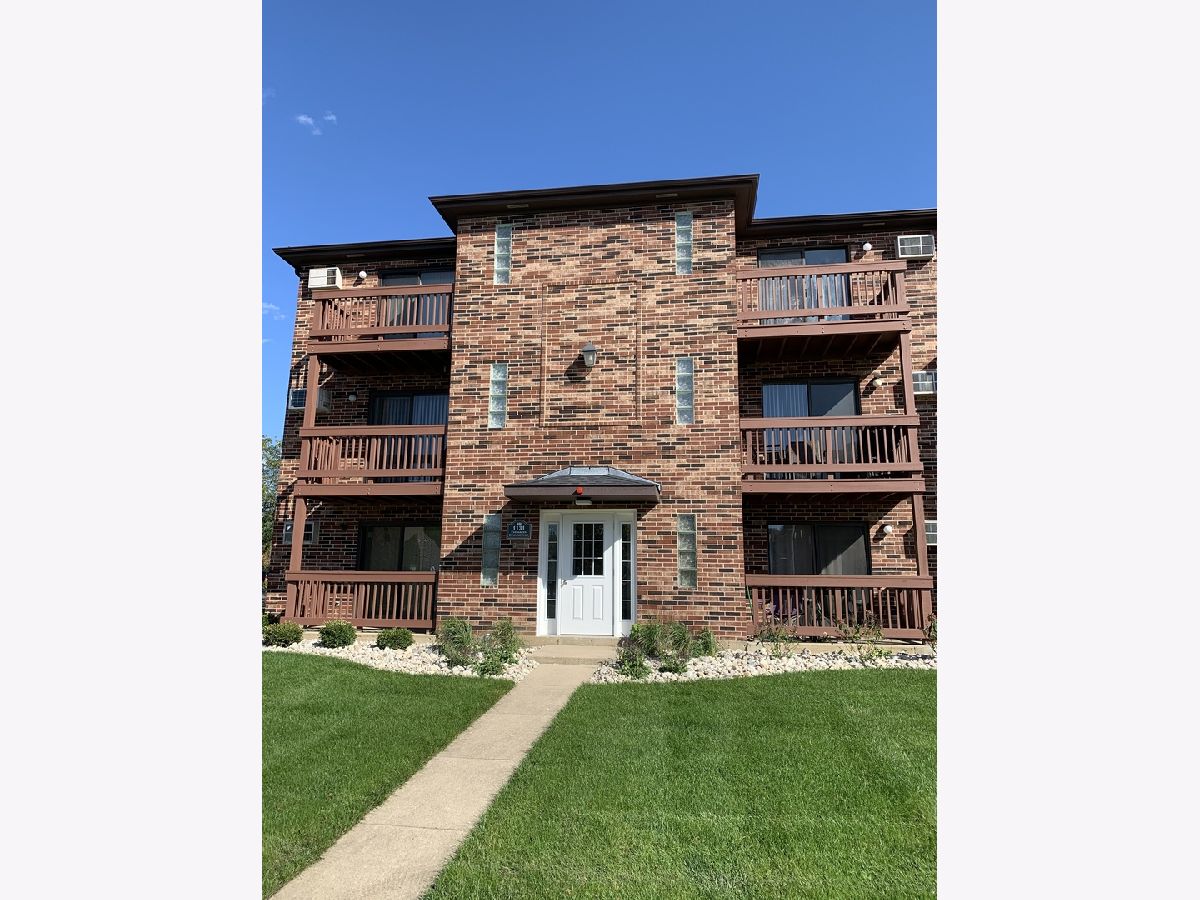 Condominiums Rented Evergreen Condominiums Glendale Heights Illinois, 1131 Cedar