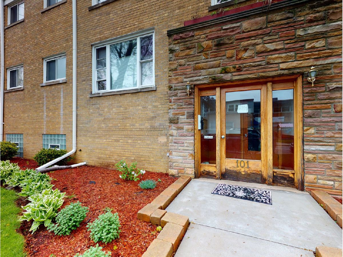Condos & Townhomes Rented Katrina Condominiums Evanston Illinois, 101 Ashland