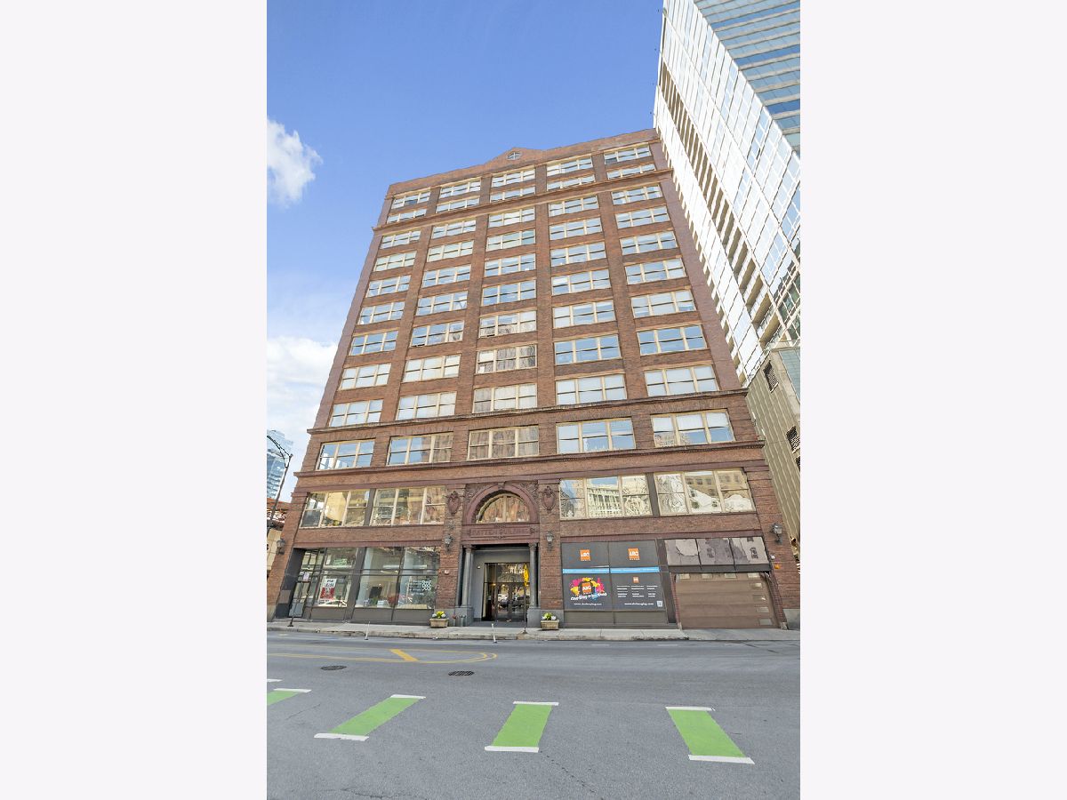 Condos & Townhomes Rented Market Square Lofts Chicago Illinois, 161 Harrison