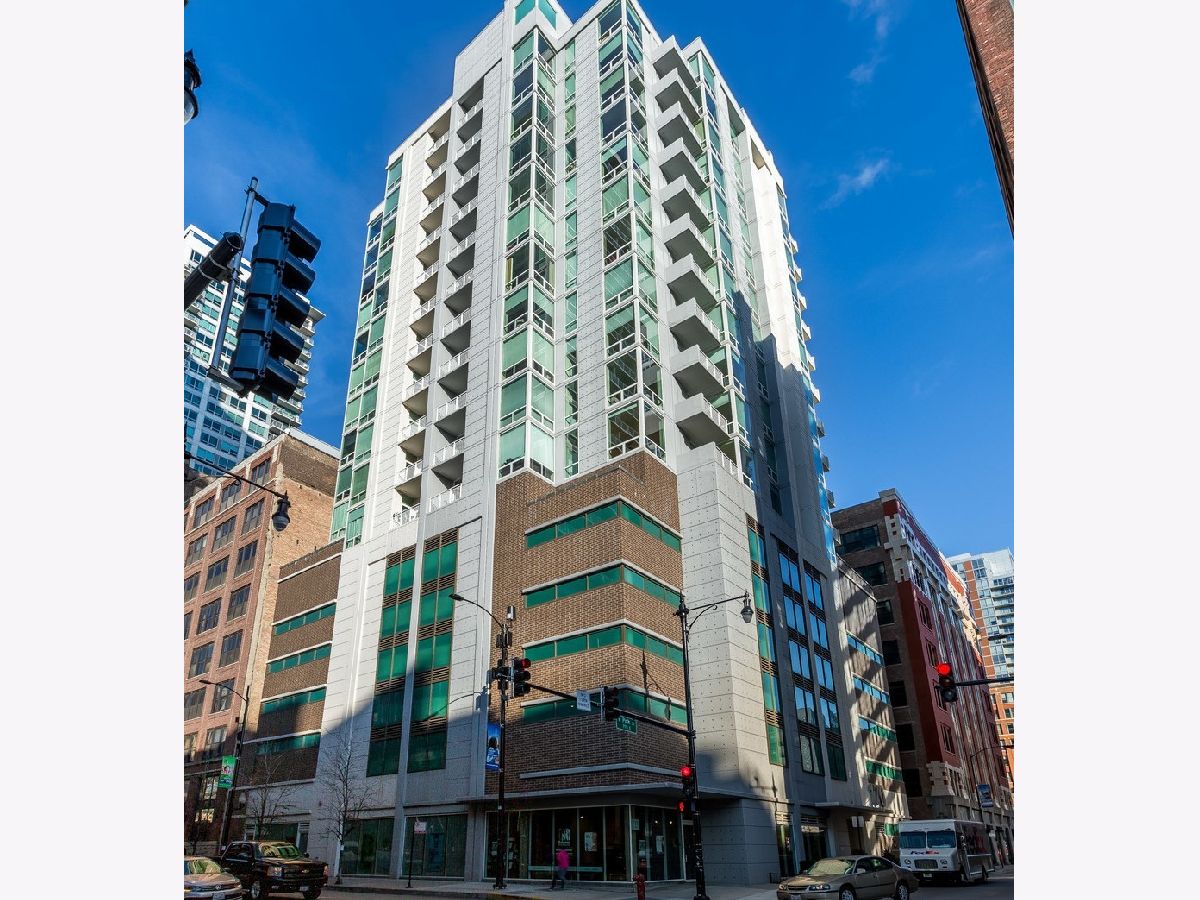 Condominiums Rented Printers Corner Chicago Illinois, 170 Polk