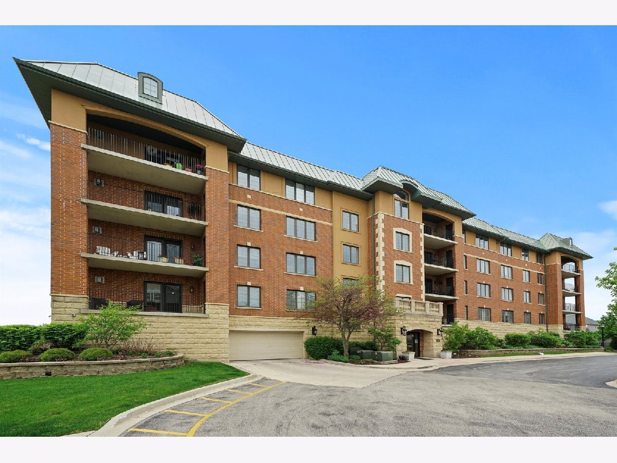 Condominiums Rented Park Station Orland Park Illinois, 15630 Park Station