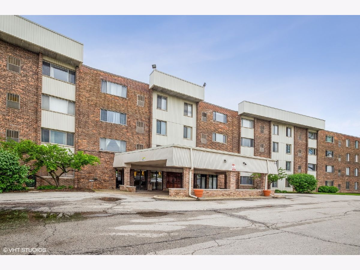 Condominiums Sold York Meadows Elmhurst Illinois, 841 York