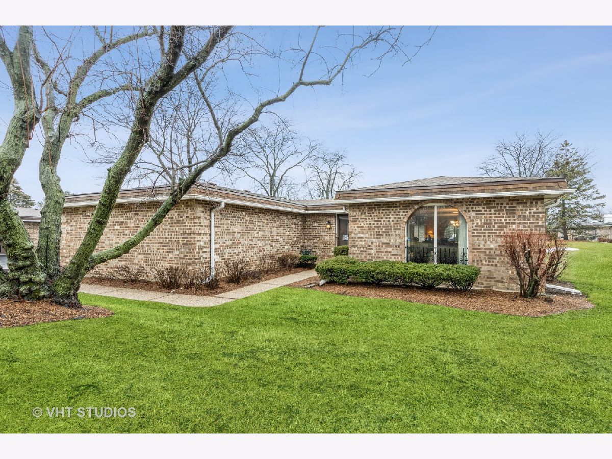 Condos & Townhomes & Homes Sold Villas Salceda Northbrook Illinois, 2175 Valencia
