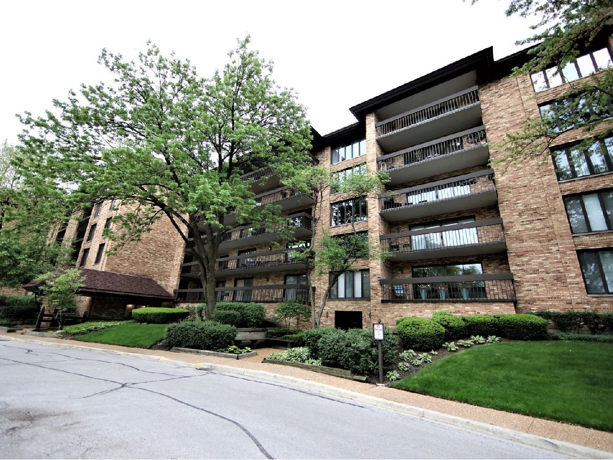 Mission Hills Northbrook IL, Condos & Townhomes & Homes For Sale & For