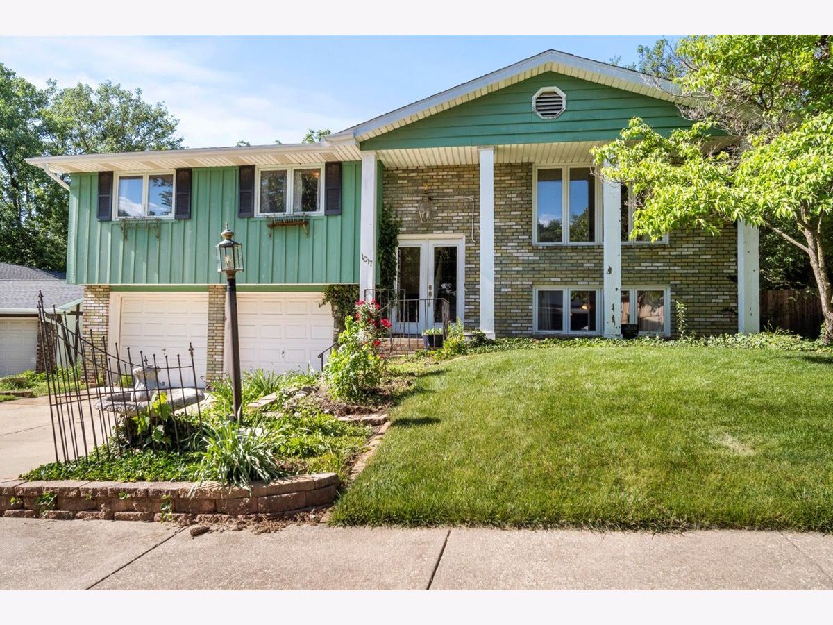  Sold Peoria Illinois, 1017 Centennial