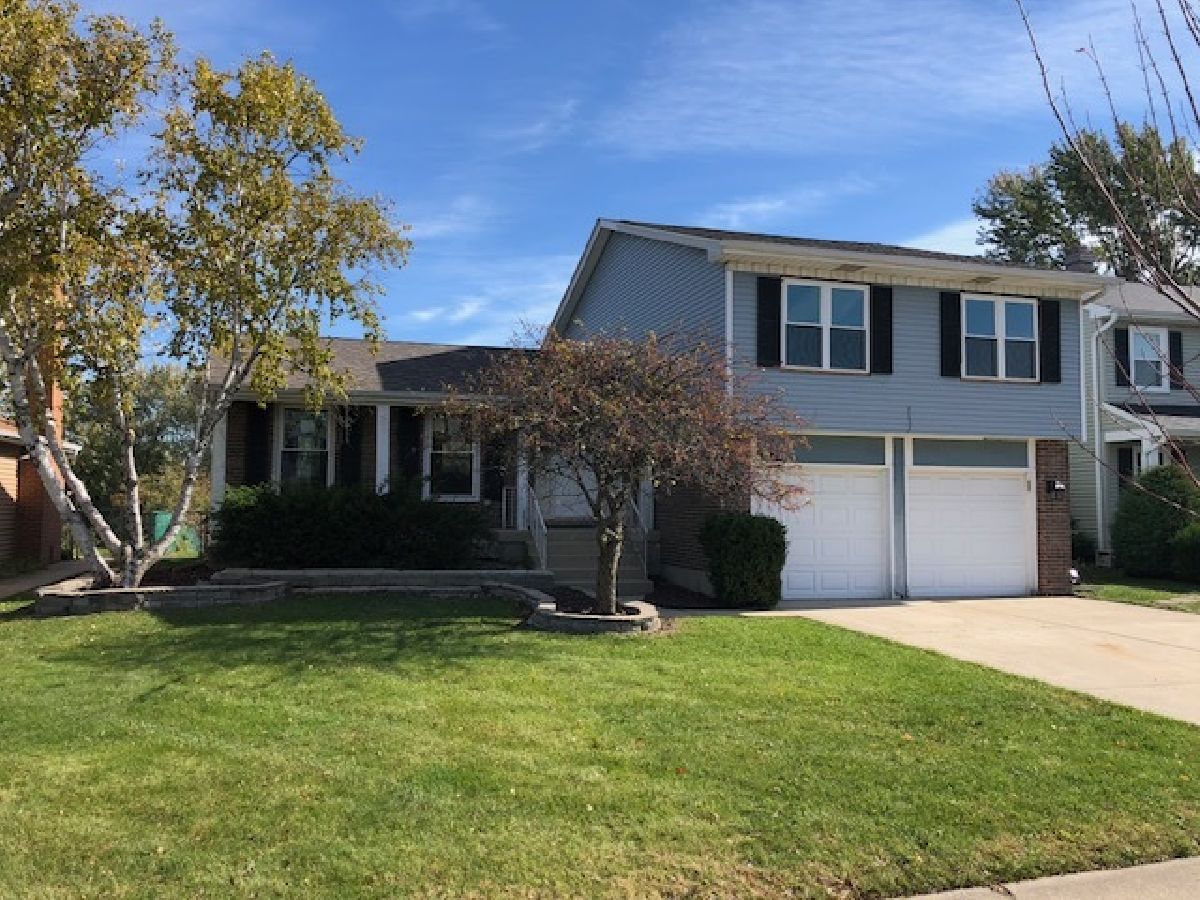Homes Rented Pheasant Walk Schaumburg Illinois, 825 Pheasant Walk