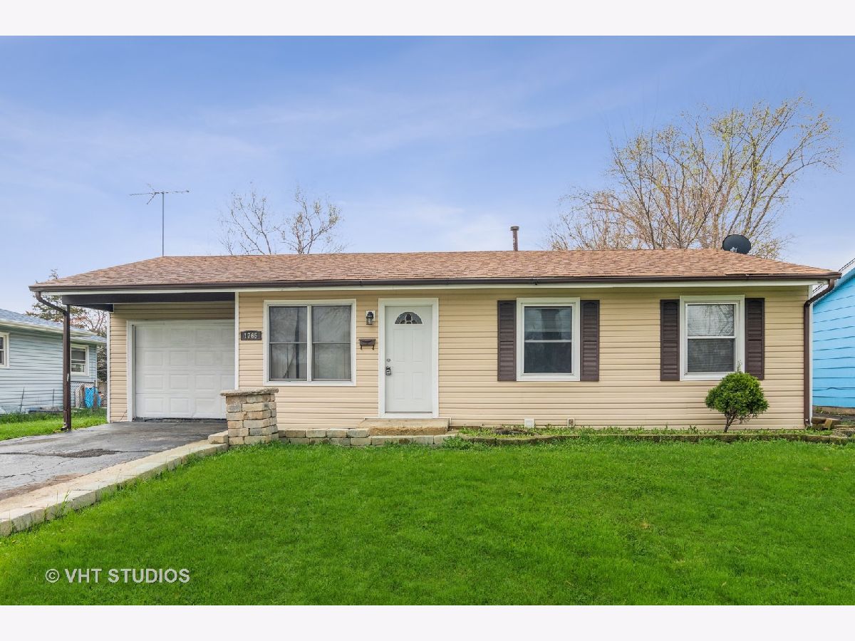 Homes & Condos & Townhomes Rented Hanover Gardens Hanover Park Illinois, 1765 Linden