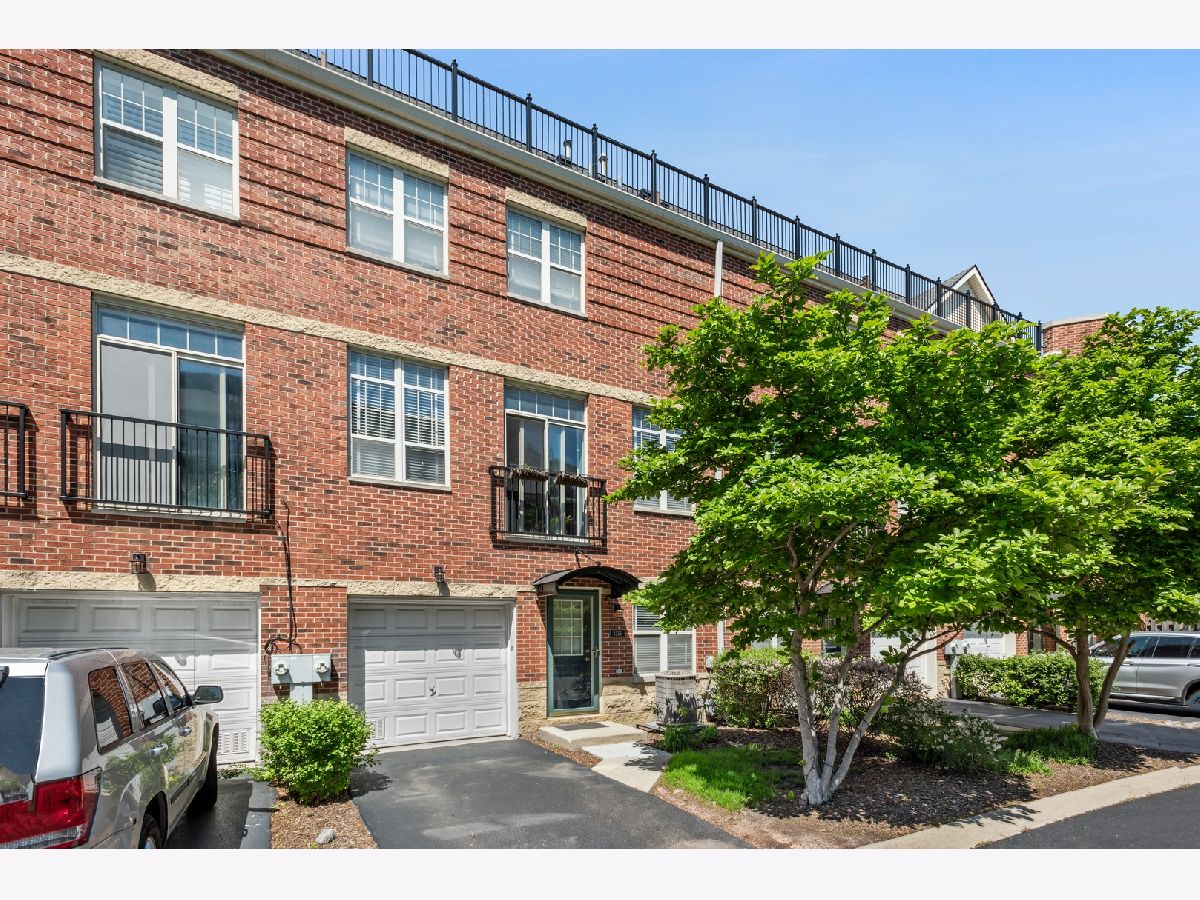 Townhomes Sold Belmont River Club Chicago Illinois, 3256 Anchor