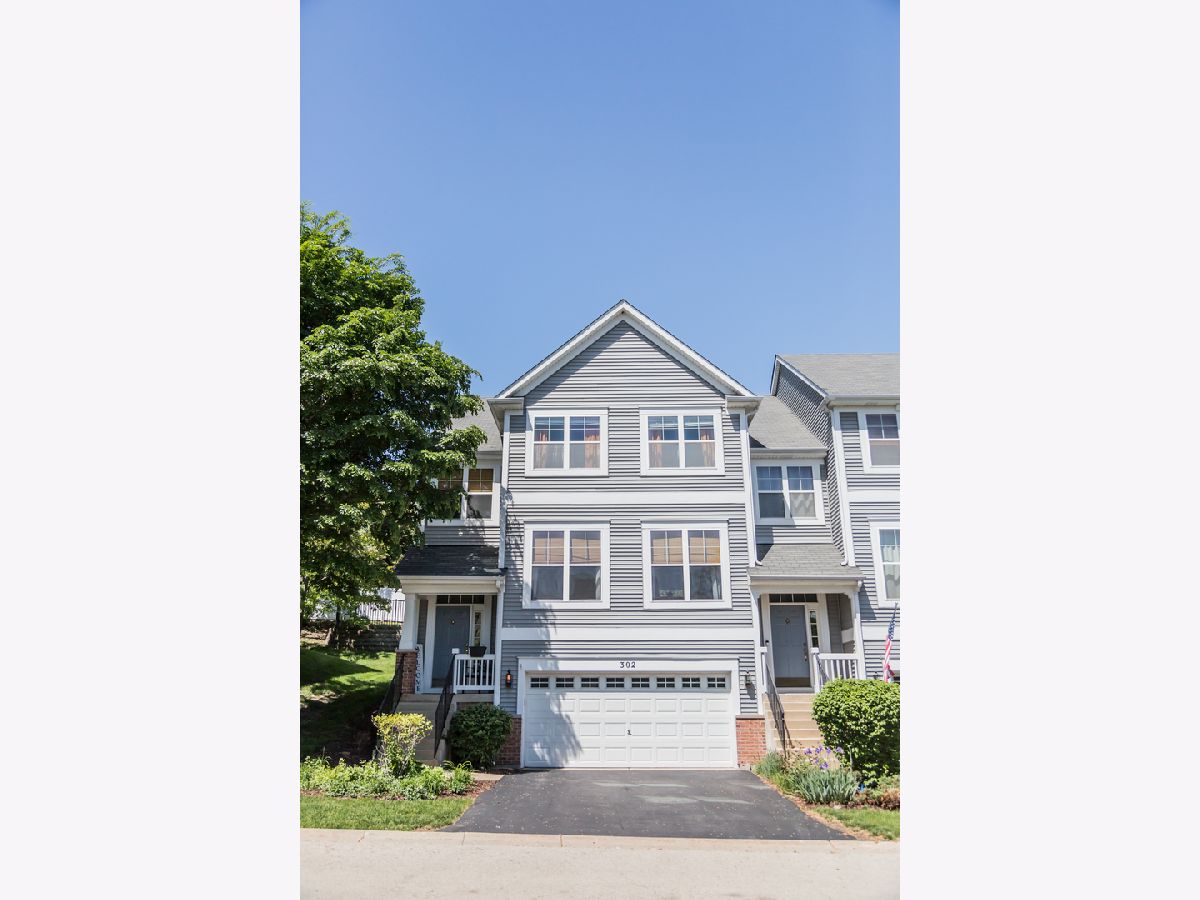 Townhomes Sold Cambridge Bluffs South Elgin Illinois, 302 Hickory