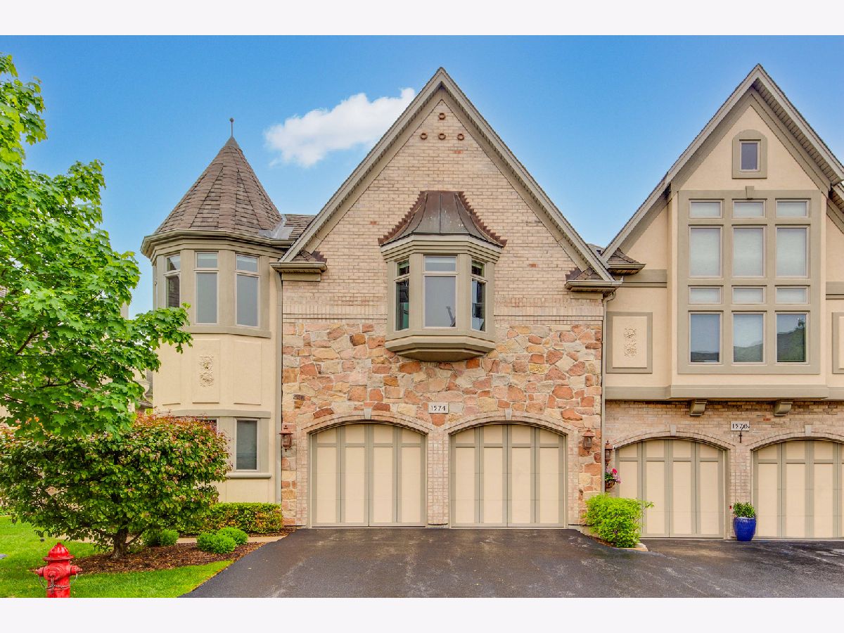 Townhomes Sold Maison Du Comte Palatine Illinois, 1574 Paul Le Comte