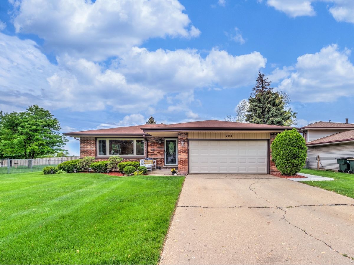 Homes Sold Tiburon Arlington Heights Illinois, 2005 Spring Ridge