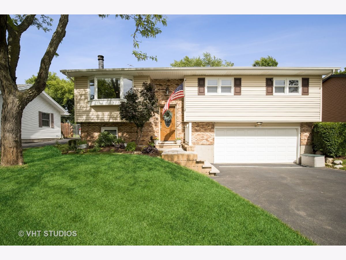 Homes Sold Silver Lake Cary Illinois, 6728 Hawthorne