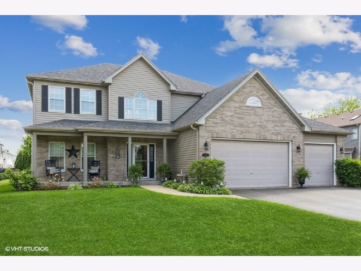 Homes & Condos & Townhomes Sold Hampshire Prairie Hampshire Illinois, 511 Whitetail