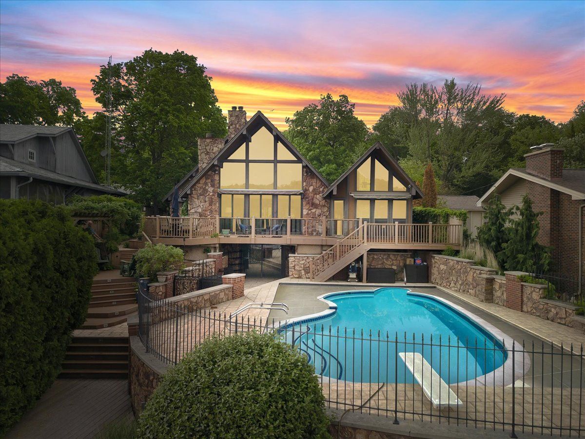 Homes Sold Lake Bloomington Hudson Illinois, 18333 Kickapoo