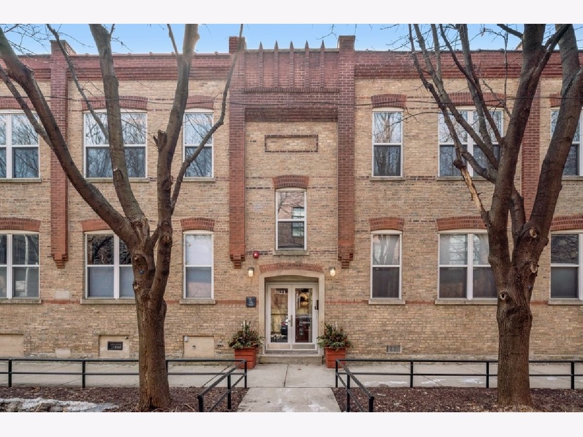 Condominiums Sold Willow Square Chicago Illinois, 2021 Willow