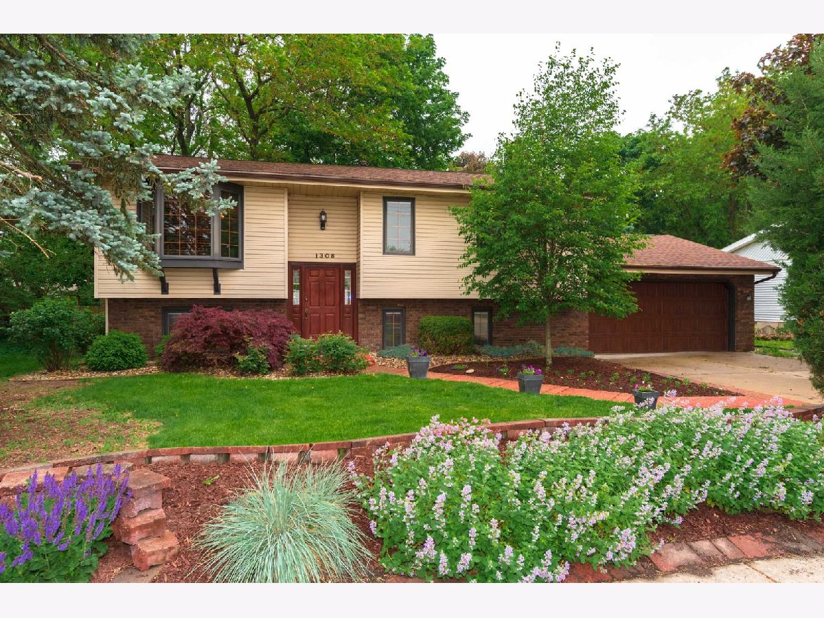 Homes Sold Suburban East Bloomington Illinois, 1308 Airport