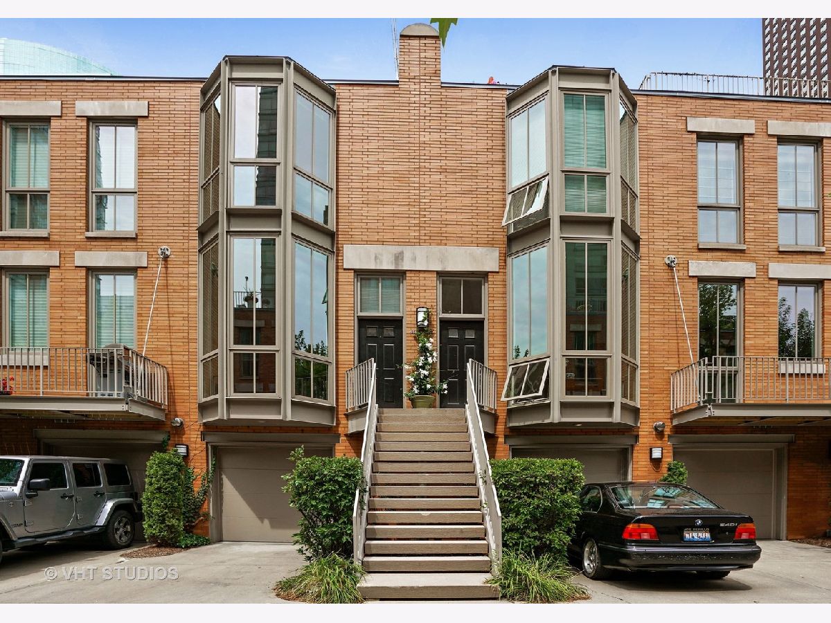 Townhomes Rented East Water Place Chicago Illinois, 436 North Water