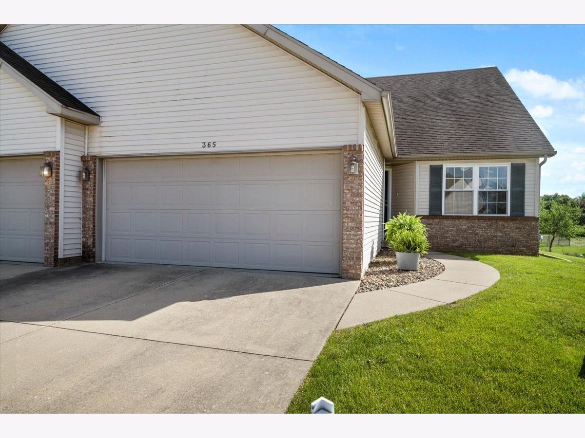 Condos & Townhomes Sold Beechwood Commons Normal Illinois, 365 Beechwood