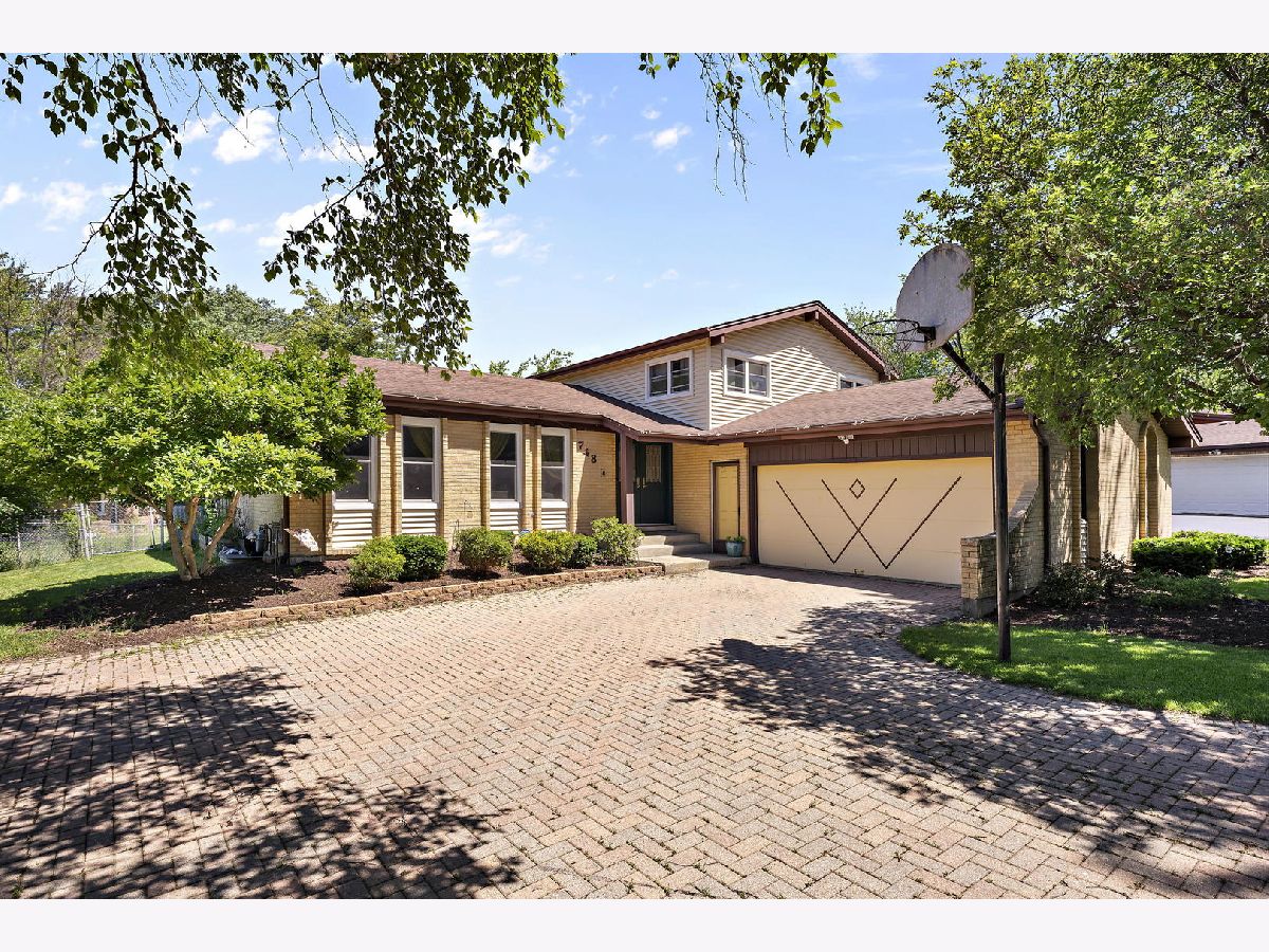 Homes Sold Brentwood East Bensenville Illinois, 748 Brentwood