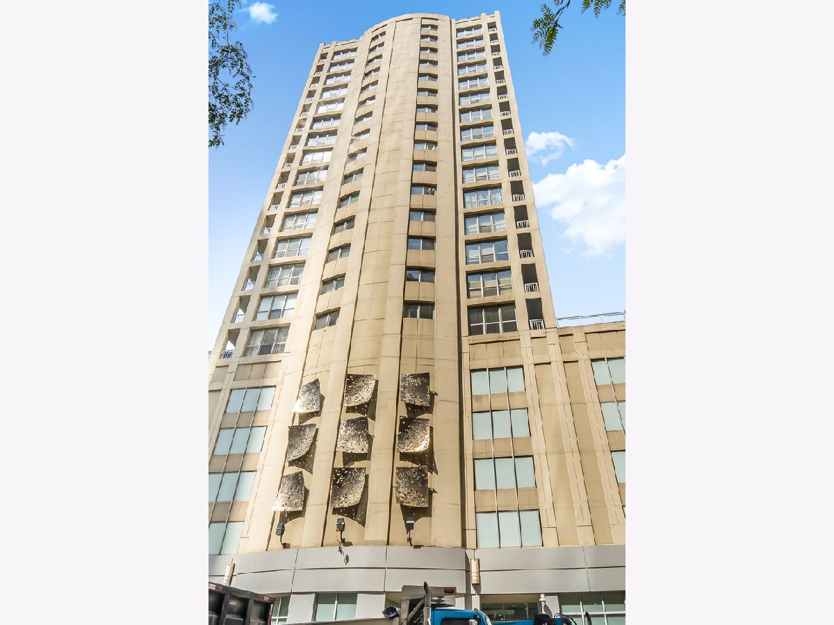 Condominiums Sold Farallon Chicago Illinois, 600 Dearborn