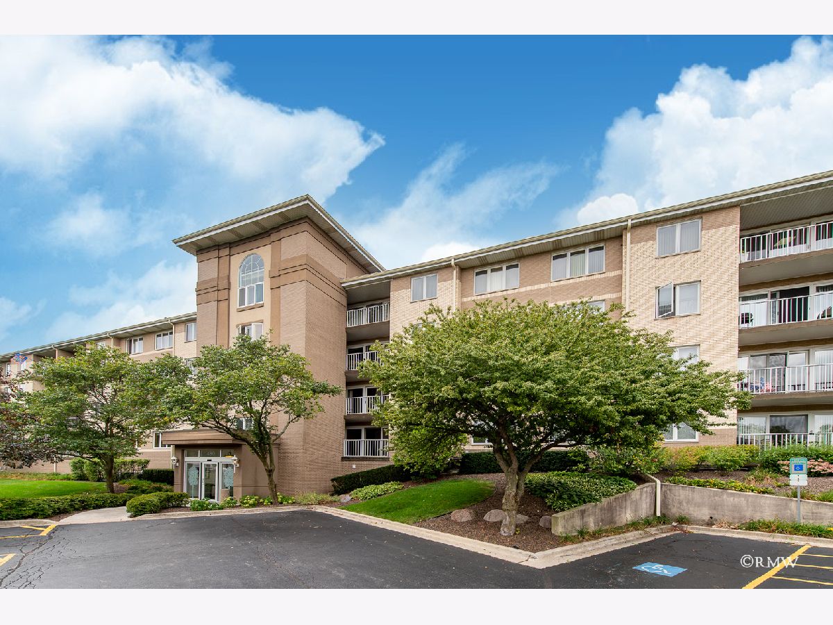 Condominiums & Homes Sold Whispering Oaks Wood Dale Illinois, 480 Montrose