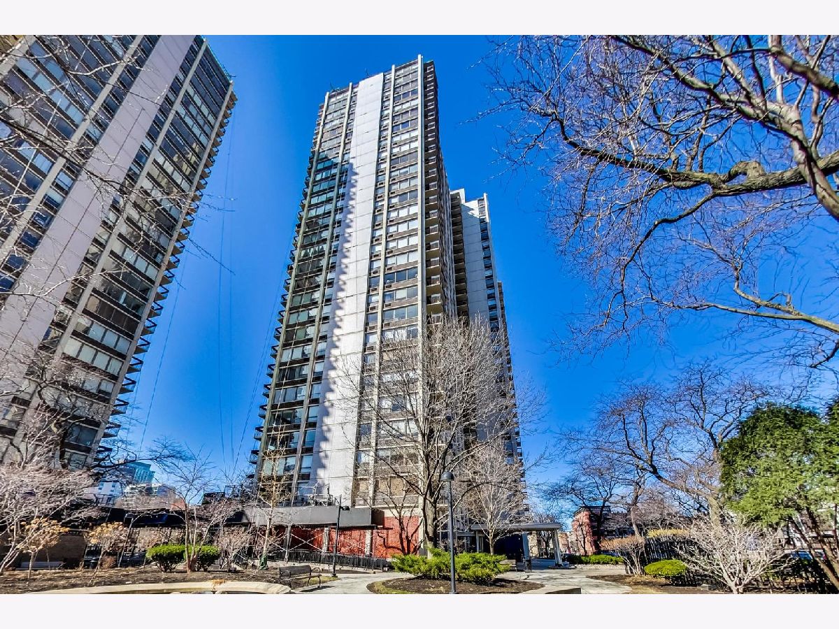 Condominiums Sold Cummings House Chicago Illinois, 1360 Sandburg