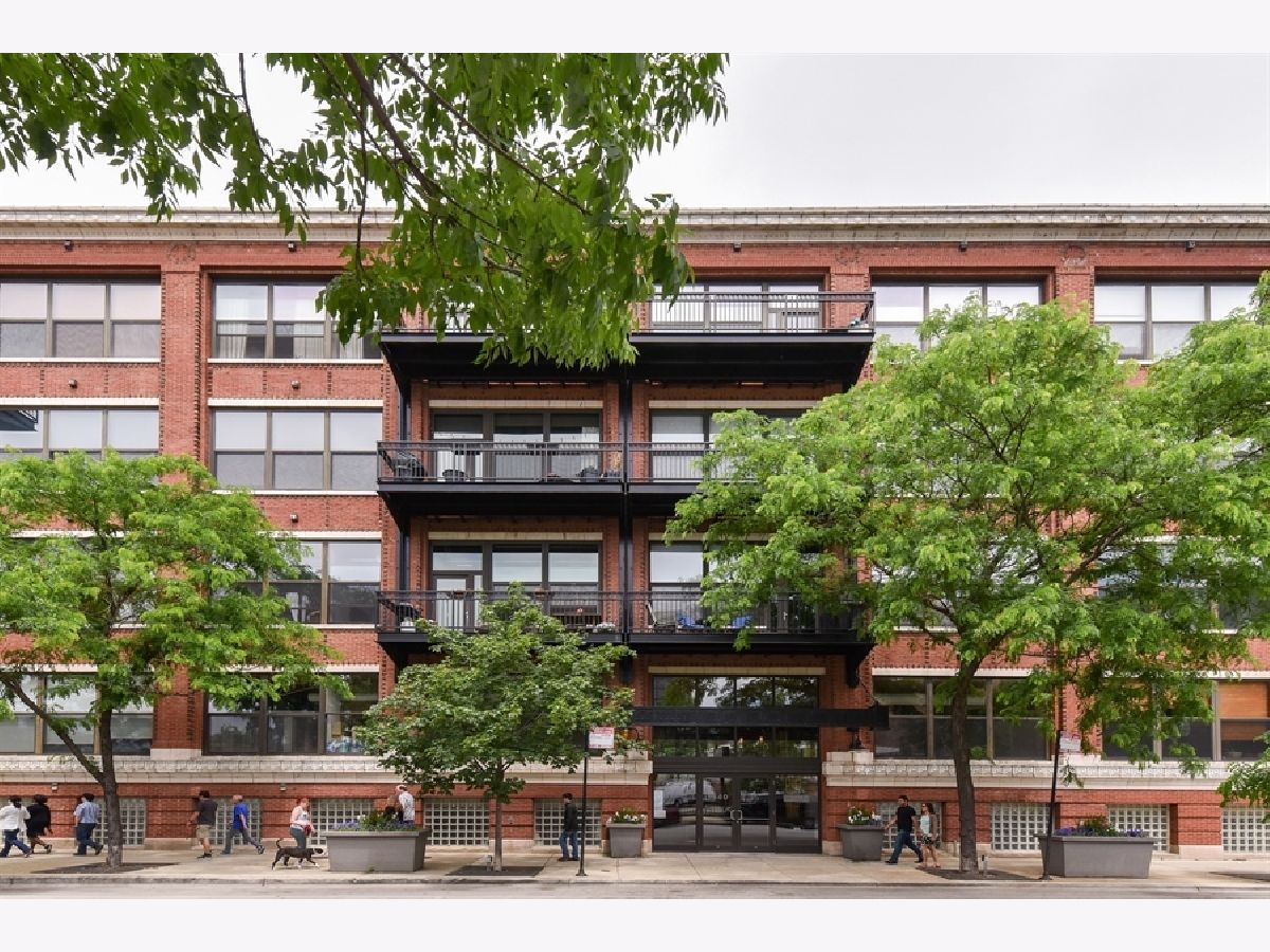Condominiums Rented Number 10 Lofts Chicago Illinois, 1040 Adams