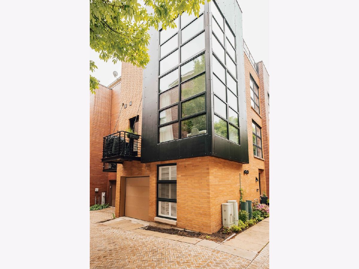 Townhomes Sold Willow Court Chicago Illinois, 2020 Willow
