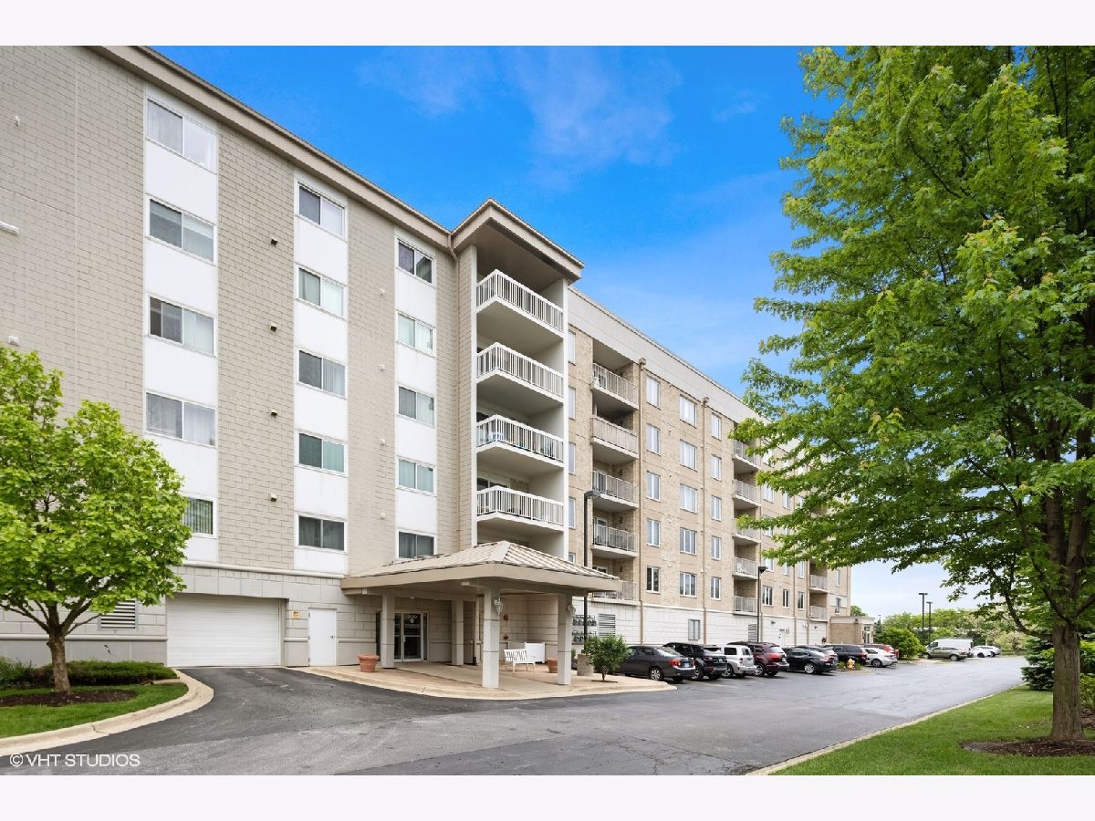 Condominiums Sold York Brook Lombard Illinois, 2020 Saint Regis