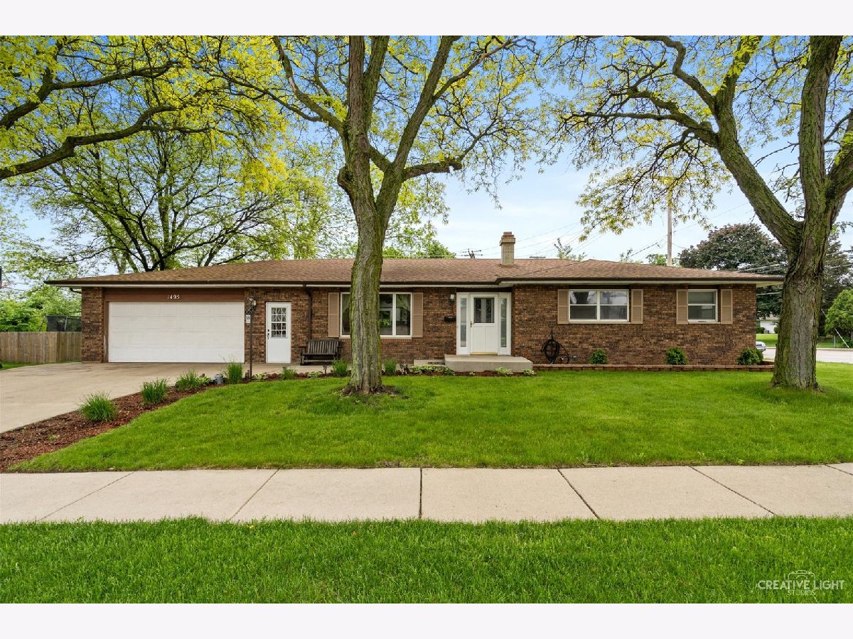 Homes & Condos & Townhomes Sold Country Aire Elgin Illinois, 1495 Royal