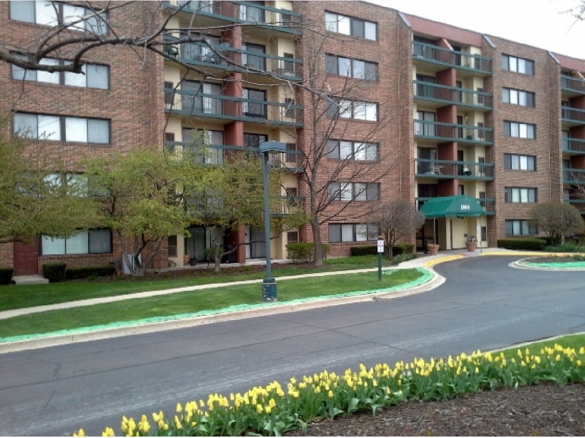 Condominiums Sold Huntington Grove Hoffman Estates Illinois, 1800 Huntington