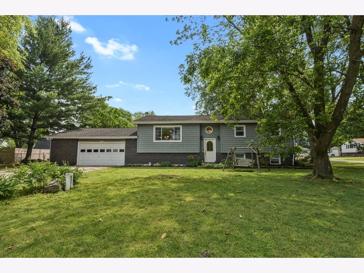 Homes Sold Willowdale St Joseph Illinois, 1696 Willowdale