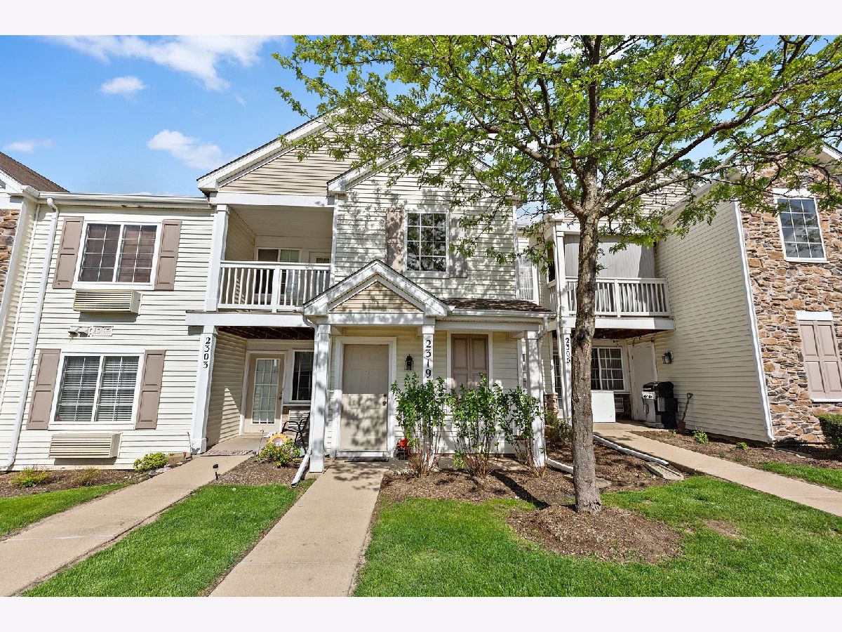 2319 Silverstone Drive, Carpentersville, Illinois 60110 MLS 11418853