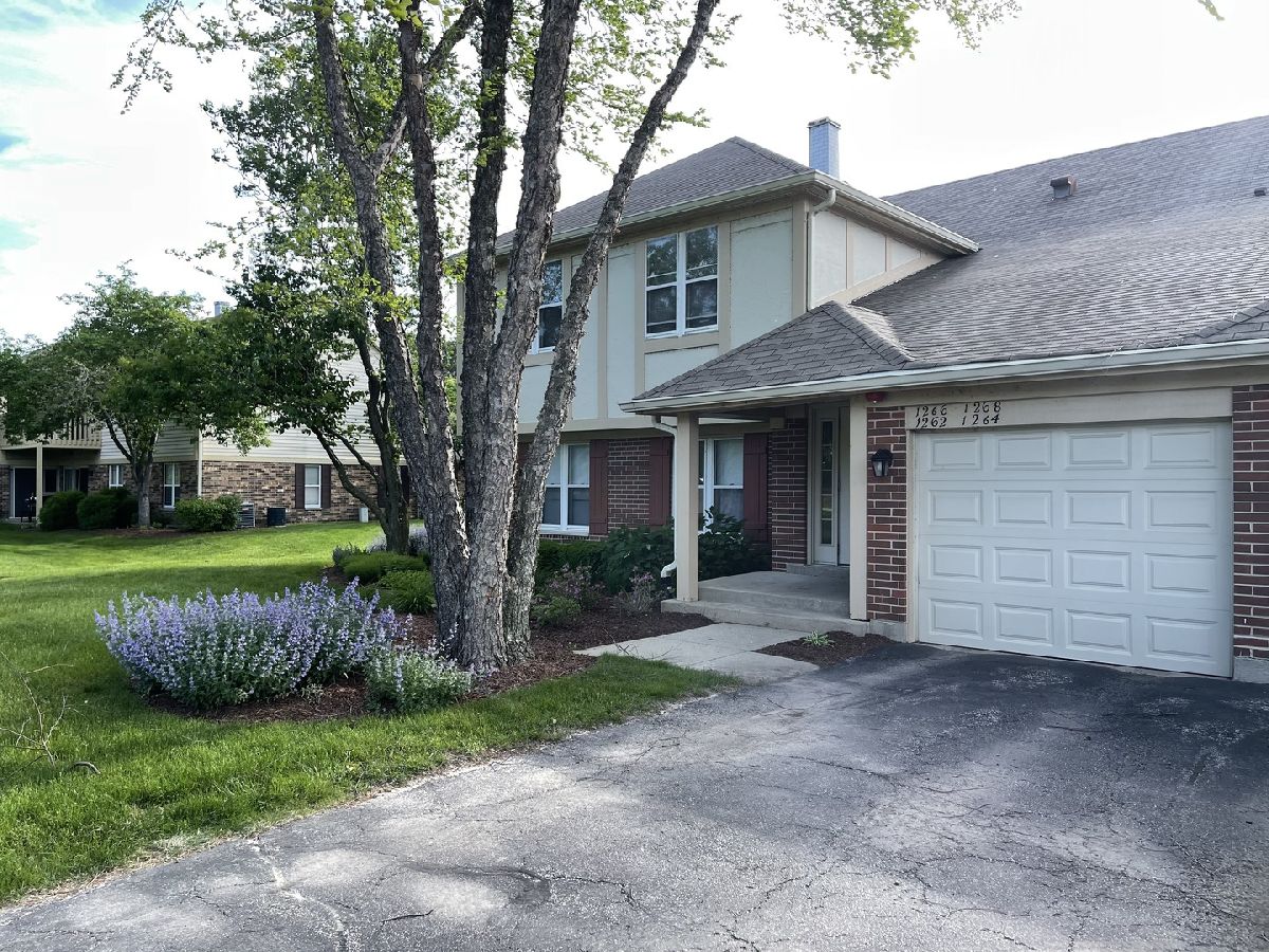 Condos & Townhomes Rented Manor Homes Of New Century Township Condo1 Vernon Hills Illinois, 1266 Regency