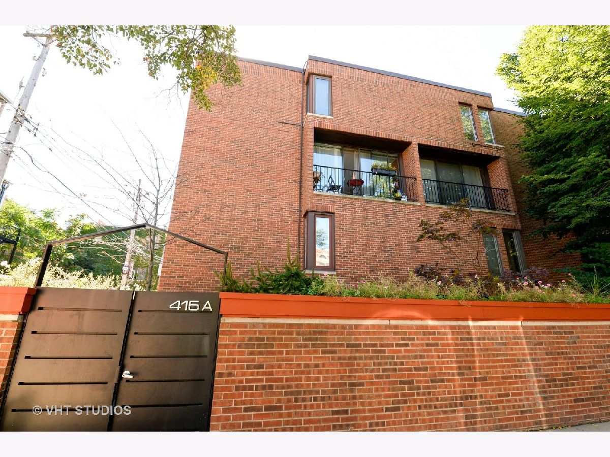Townhomes & Condos Rented The Portals Chicago Illinois, 415 Grant