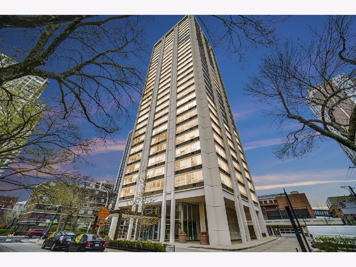 Condominiums Sold Faulkner House Chicago Illinois, 70 Burton