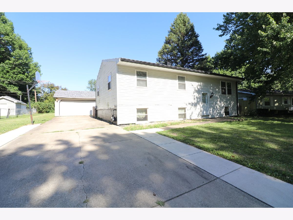 Homes & Condos & Townhomes Sold Hillcrest Clinton Illinois, 64 Edgelea